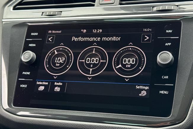 VOLKSWAGEN Tiguan Photo 37