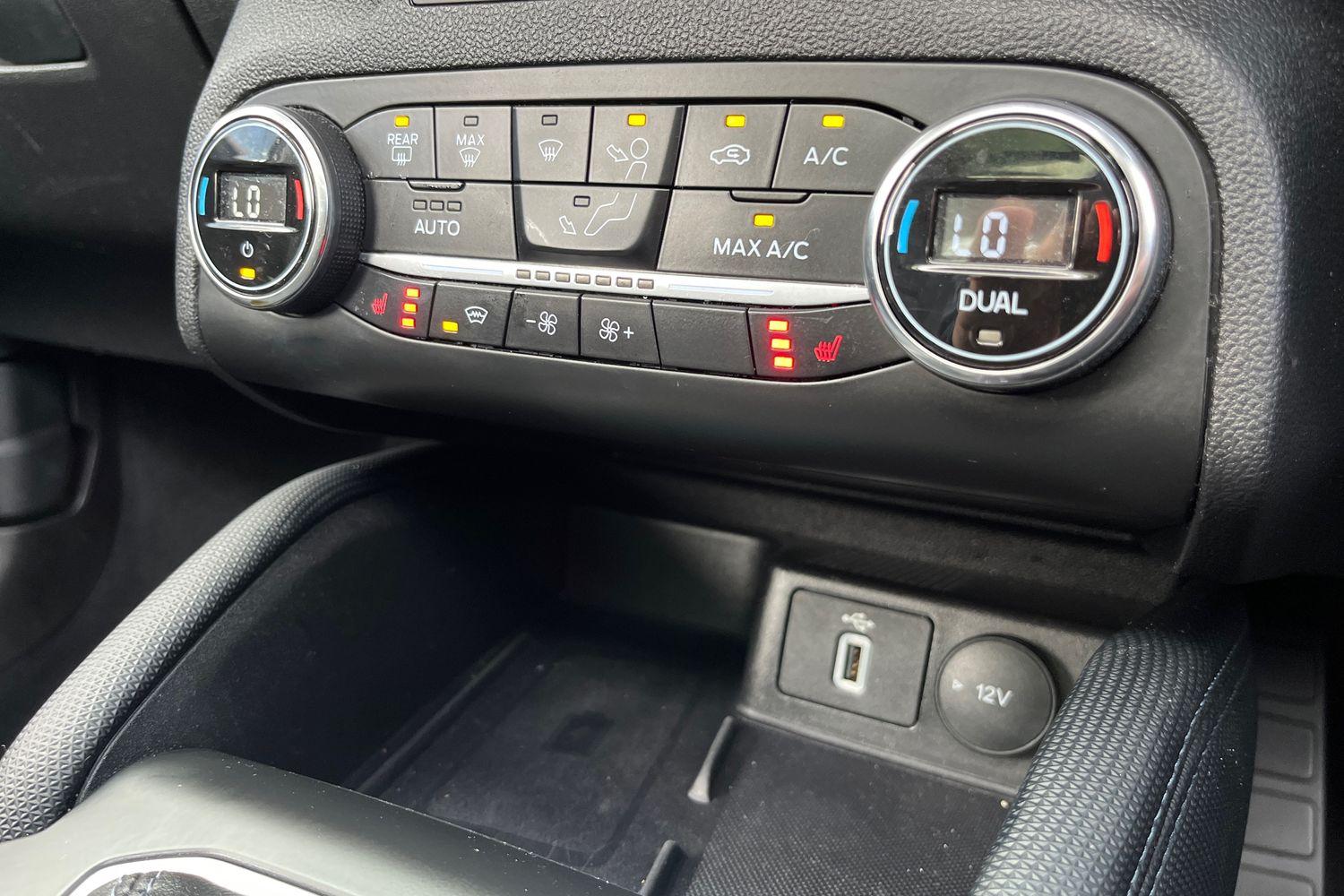Ford FOCUS Photo 31