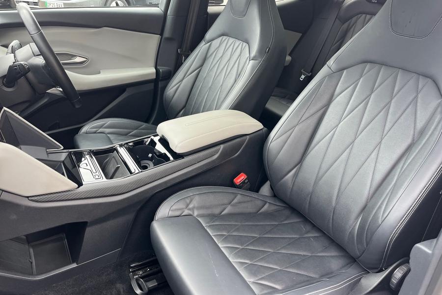 Ford Explorer Photo autoimg-2eb750b782662e38450af681fd24af5c37e46459.jpg
