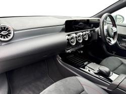 MERCEDES-BENZ A Class Photo 2