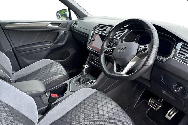 VOLKSWAGEN Tiguan Photo 6