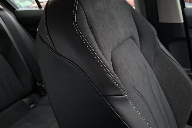 VOLKSWAGEN Golf Photo 27