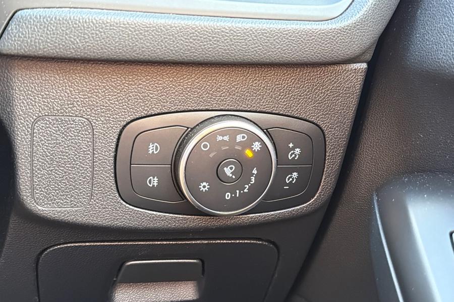 Ford FOCUS Photo autoimg-2ebe1ab558bfe8803f09eb42d338446340376e87.jpg