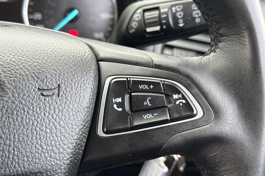 Ford ECOSPORT Photo autoimg-2ebf2746d3ff3a3df0cd49e0ba1dd998552d4166.jpg