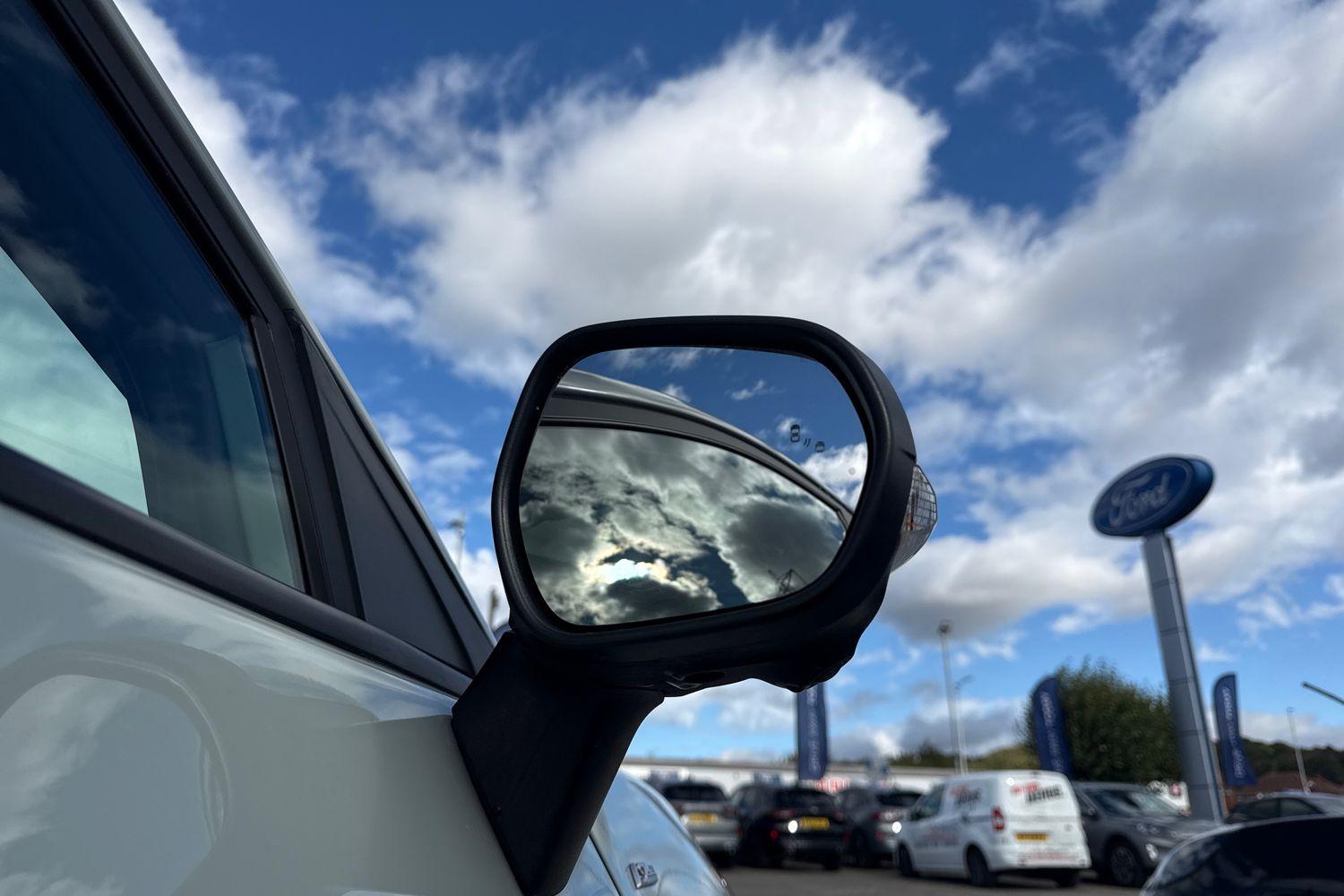 Ford PUMA Photo 25