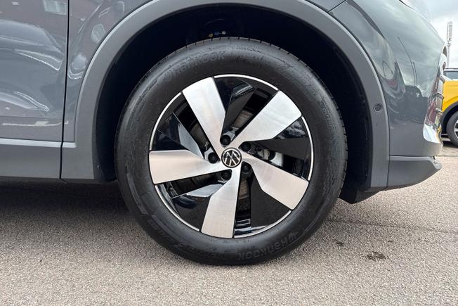 VOLKSWAGEN Tiguan Photo 5