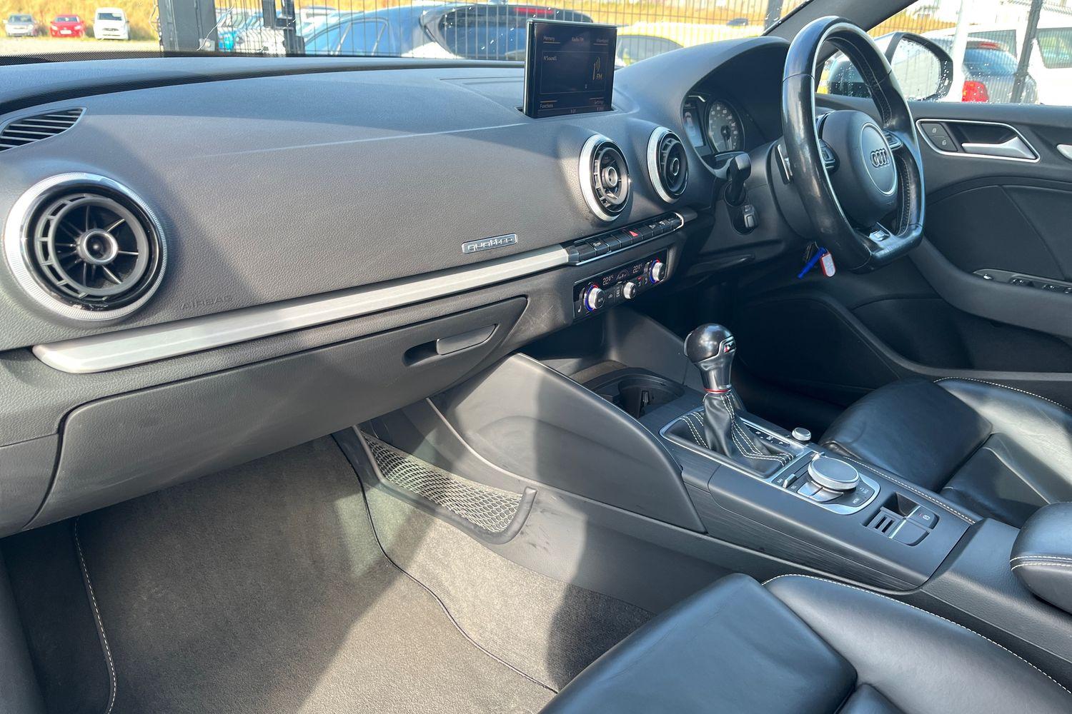Audi A3 Photo 17