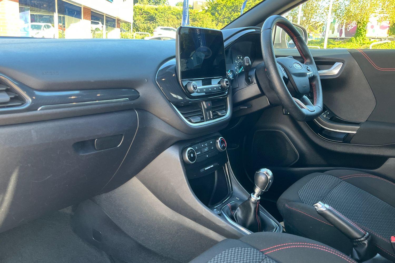 Ford PUMA Photo 17