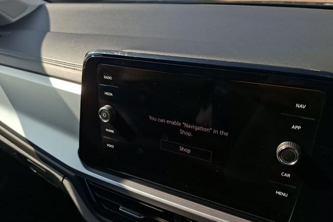 Volkswagen T-Roc Photo 14