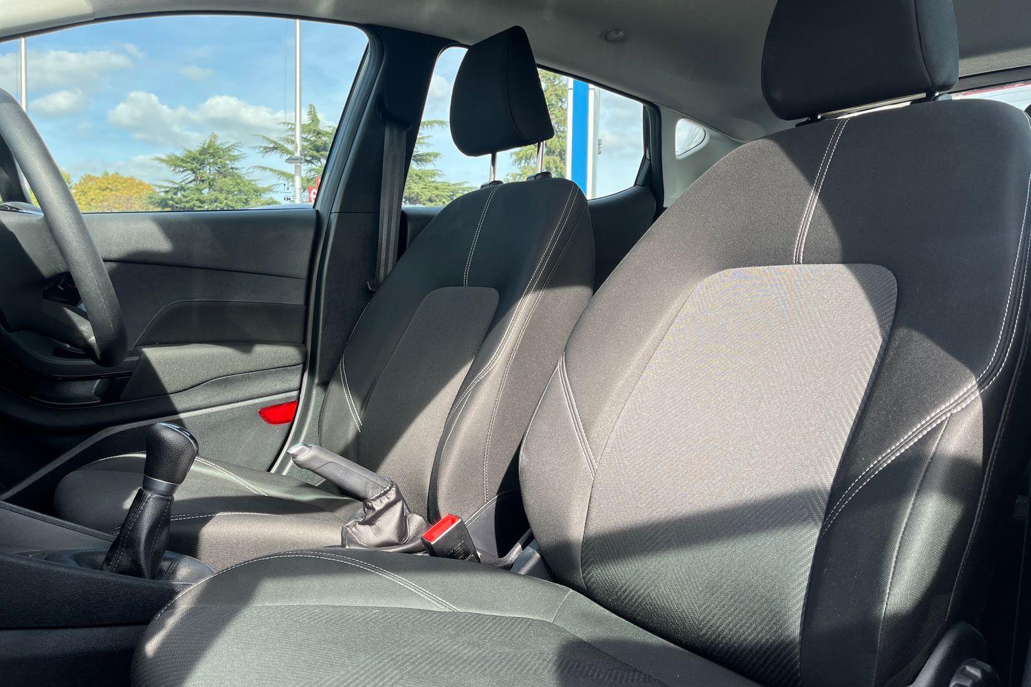 Ford FIESTA Photo 18