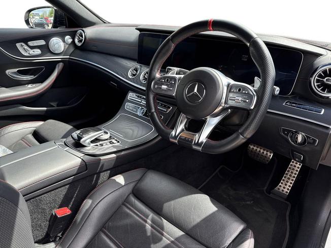 MERCEDES-BENZ E Class Photo 2