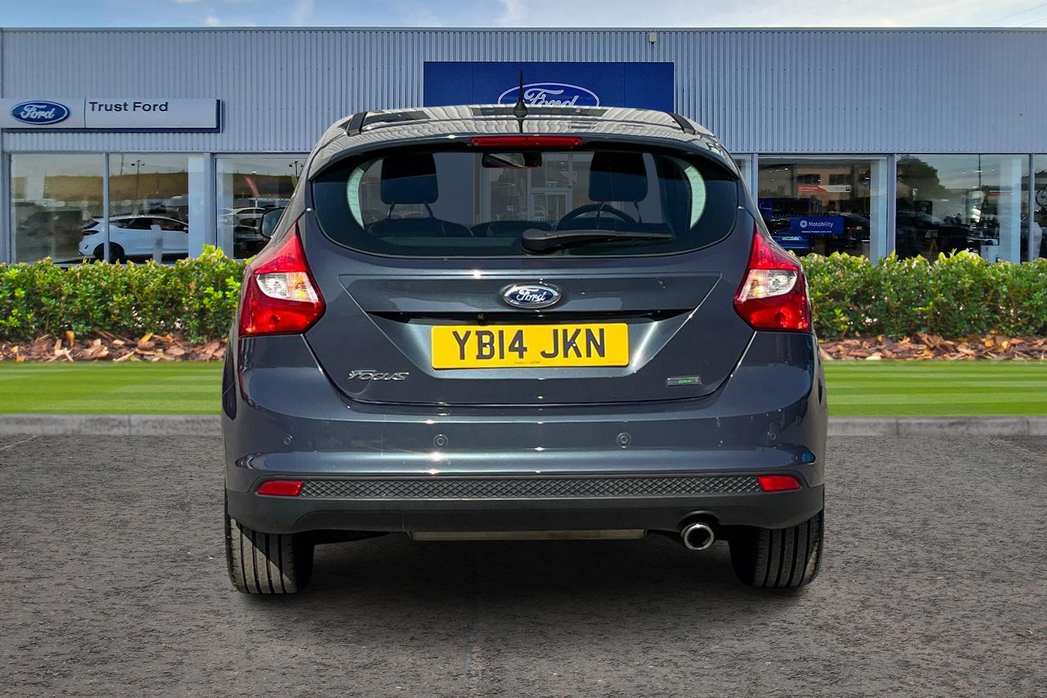 Ford FOCUS Photo 6
