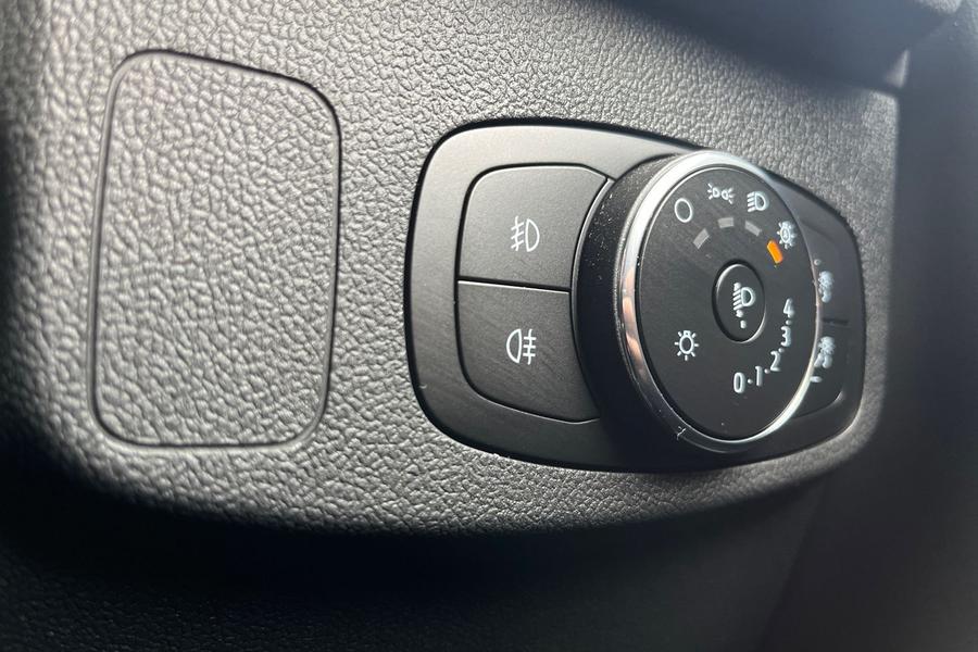 Ford Focus Photo autoimg-2edc18eda67786c08bfc51ca3f0ea4cca8c95e87.jpg