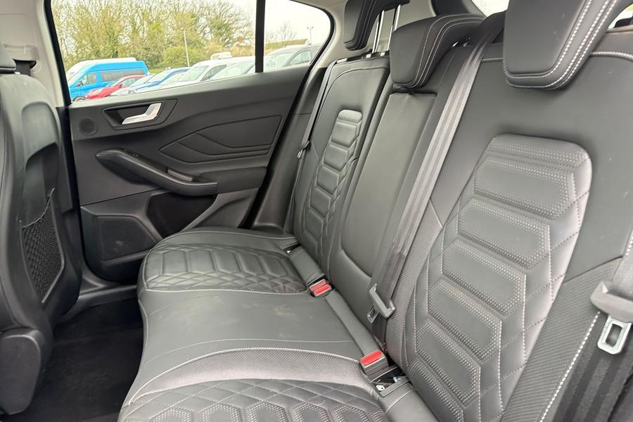 Ford FOCUS Photo autoimg-2ee4fcaa60351c7ac721bada4a8143ea141b7312.jpg