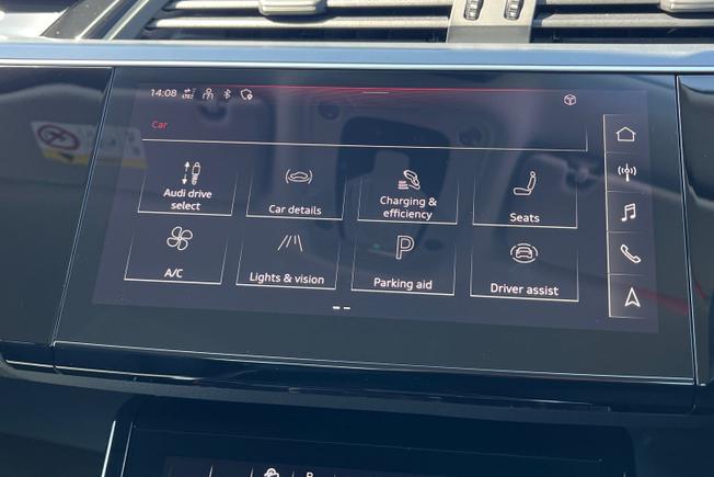 Audi e-tron Photo 30