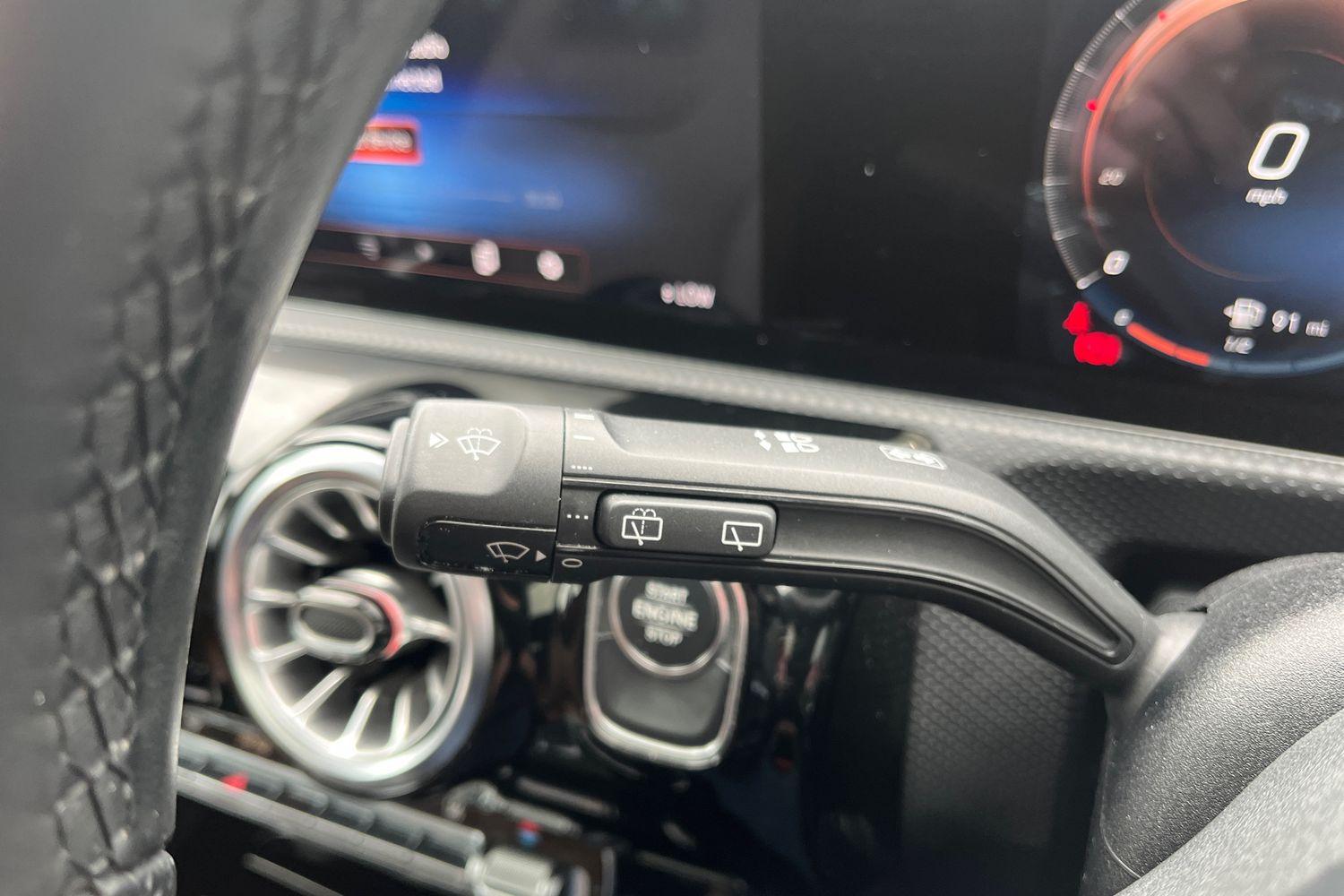Mercedes-Benz CLA Photo 13