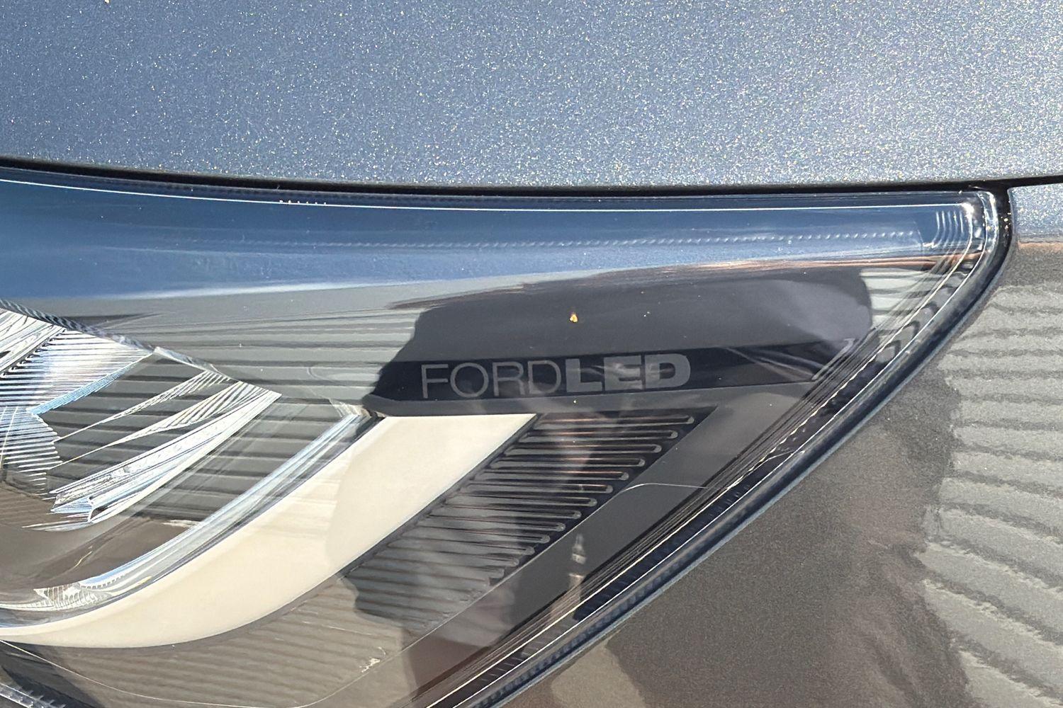 Ford FOCUS Photo 28