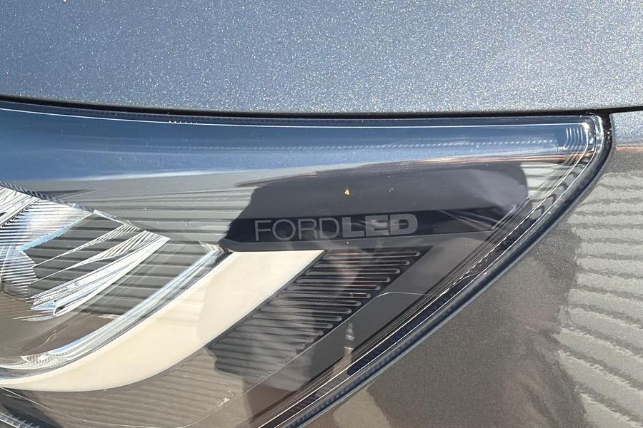 Ford FOCUS Photo autoimg-2eee245bd0337303ef39c4c38fd060b9ff23f831.jpg