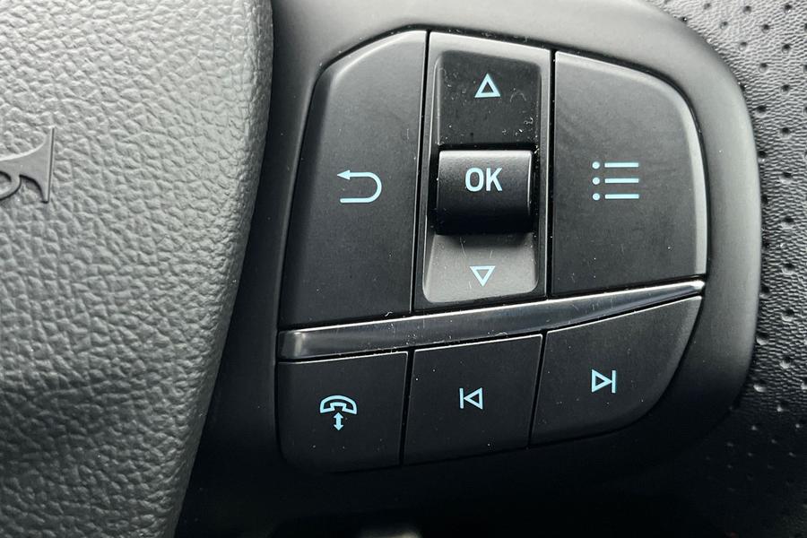 Ford Kuga Photo autoimg-2ef0605878f97a7dd8dbdbd6cf82118c6465a861.jpg