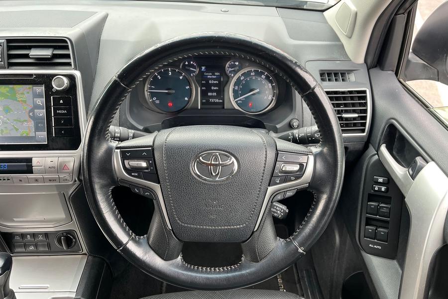 Toyota Land Cruiser Photo autoimg-2ef0a4b30743000122d35b8f2e8bcb346d33cf8f.jpg