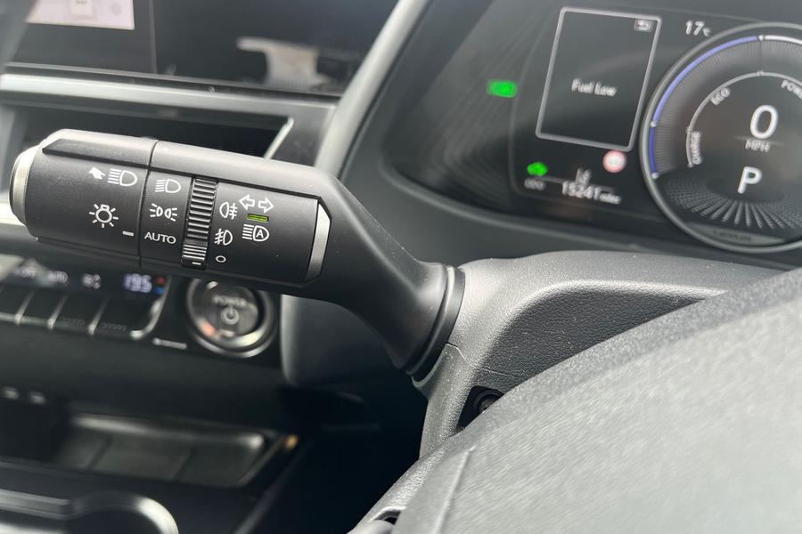 Lexus UX Photo autoimg-2ef17522704128b95f49aa1ecf7f37e4b55518e9.jpg
