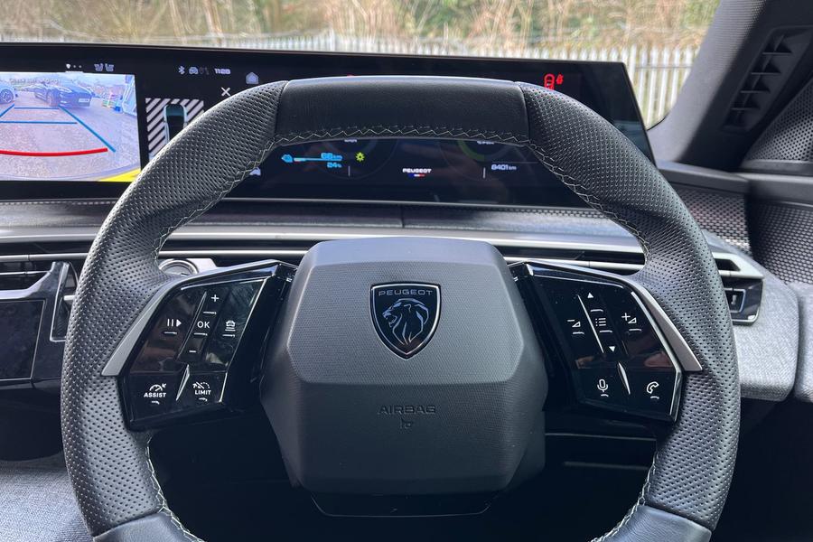 Peugeot E-3008 Photo autoimg-2ef1d3c9cf0c5f676656cfade2bd44afc9122e4a.jpg