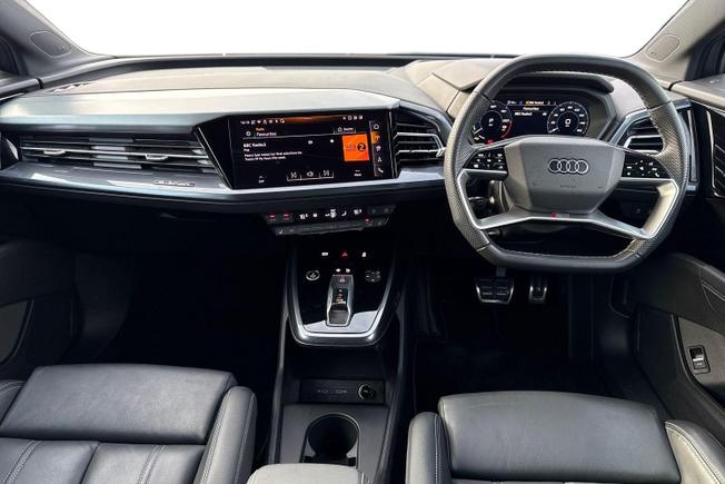 AUDI Q4 e-tron Photo 11
