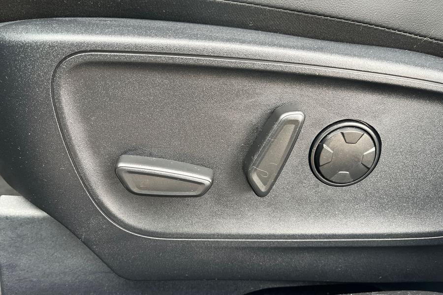 Ford Kuga Photo autoimg-2ef9fa2320411738bb8493da9b5202d5e0d69cd7.jpg
