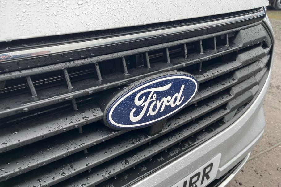 Used Ford TRANSIT CUSTOM WO25URR 18