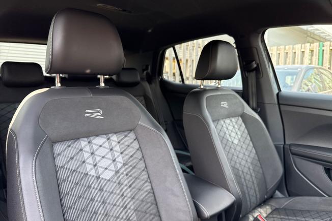 VOLKSWAGEN T-Cross Photo 31