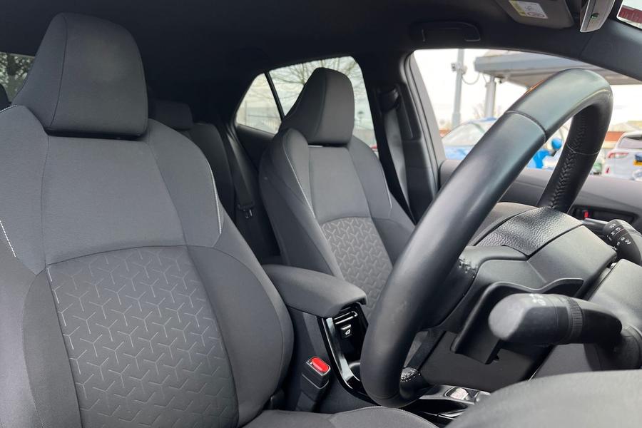 Toyota COROLLA Photo autoimg-2f02b0ba7cbe7e1b18356f09e4b9cd1ab958c264.jpg