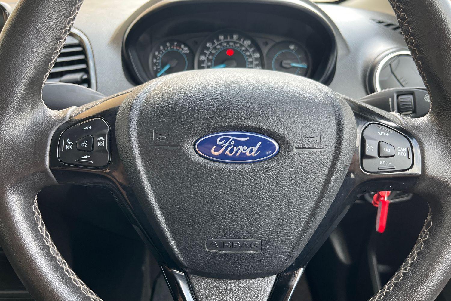 Ford KA+ Photo 11