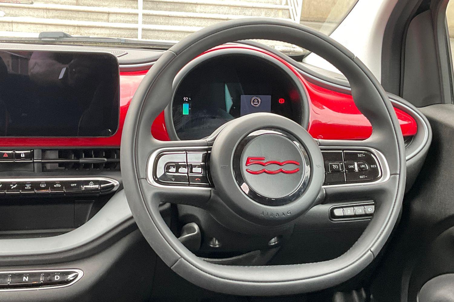 Fiat 500e Photo 11