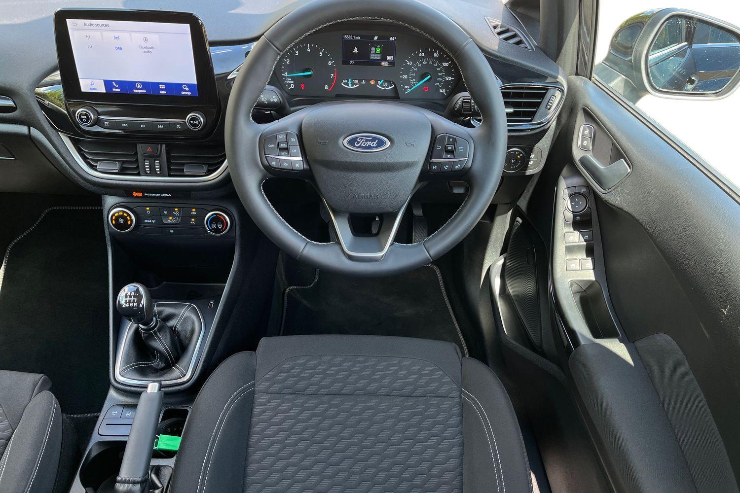 Ford FIESTA Photo 10