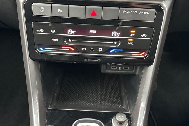 Volkswagen T-Cross Photo 31
