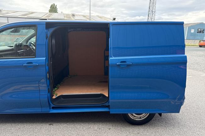 VOLKSWAGEN e-Transporter Photo 21