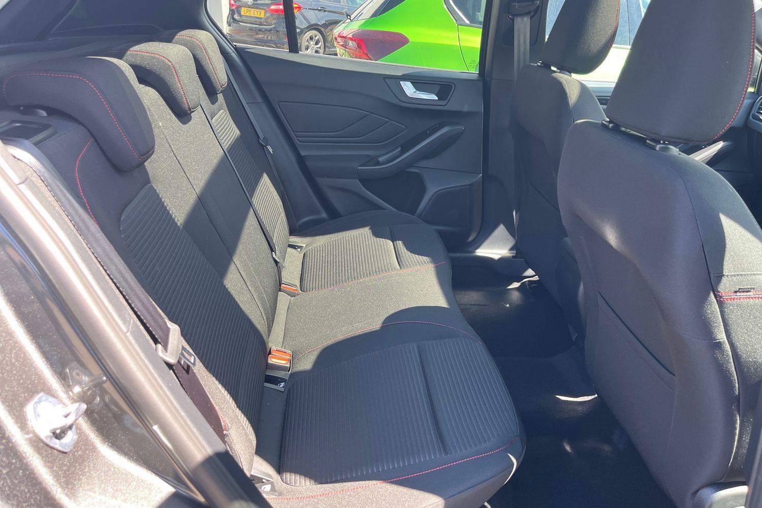 Ford FOCUS Photo 38