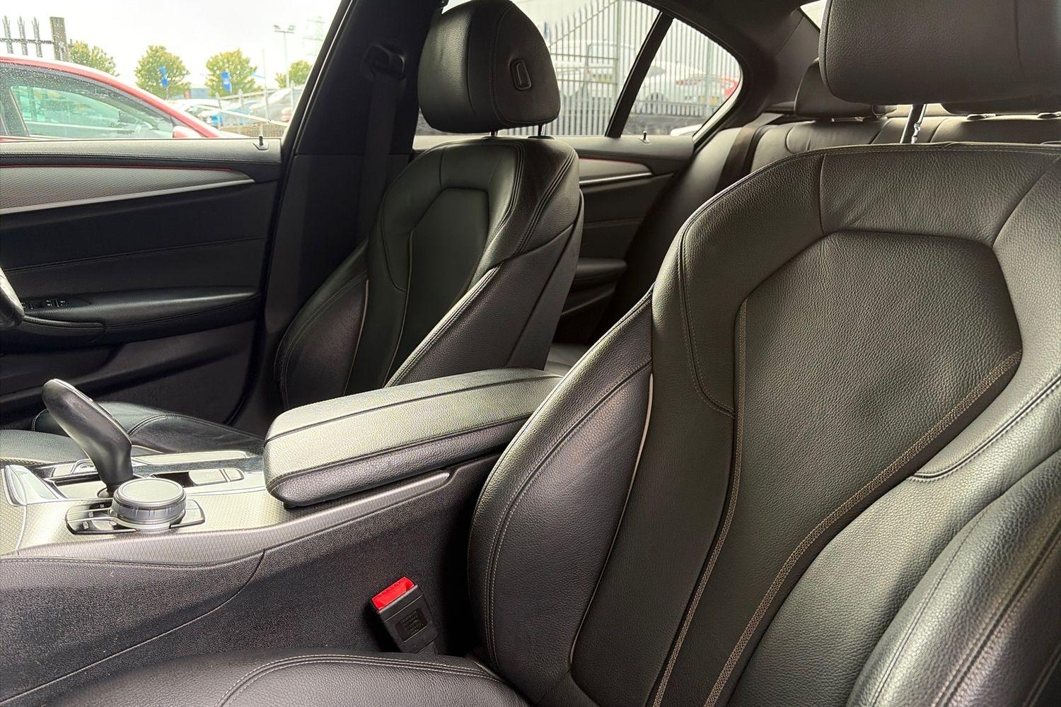 BMW 5 SERIES Photo 18