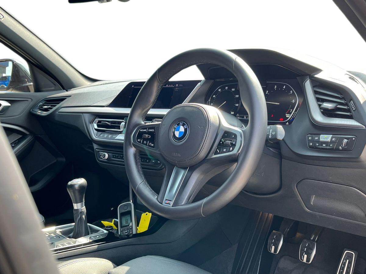 BMW 1 Series Photo 19