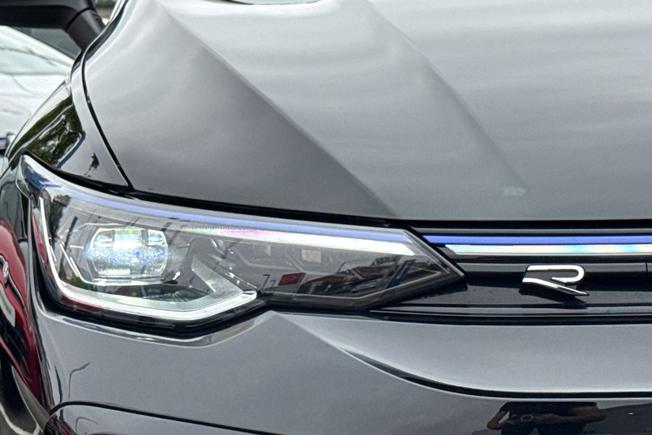 VOLKSWAGEN Golf Photo 34