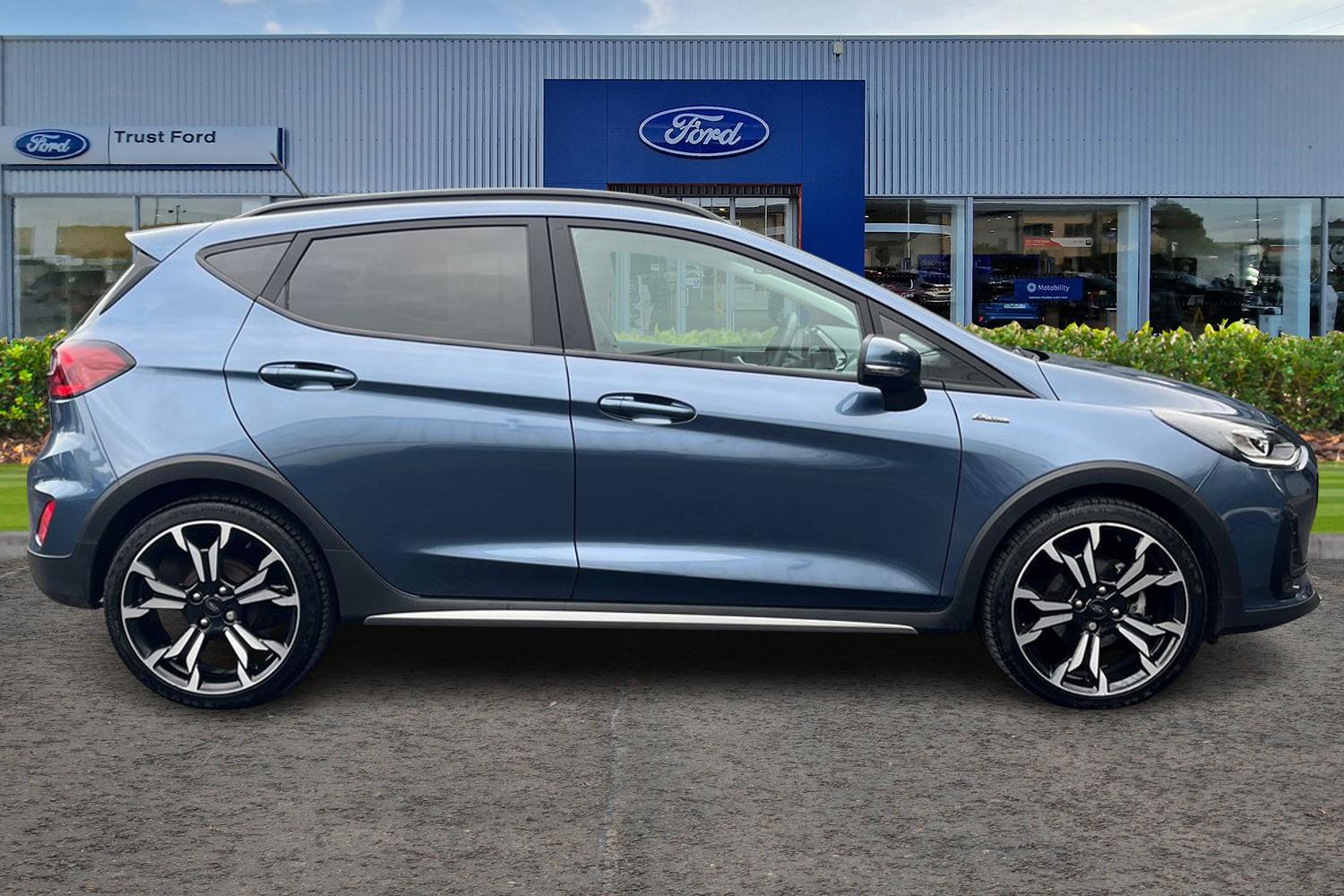 Ford FIESTA Photo 2