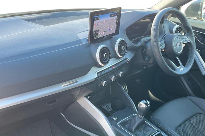 AUDI Q2 Photo 2