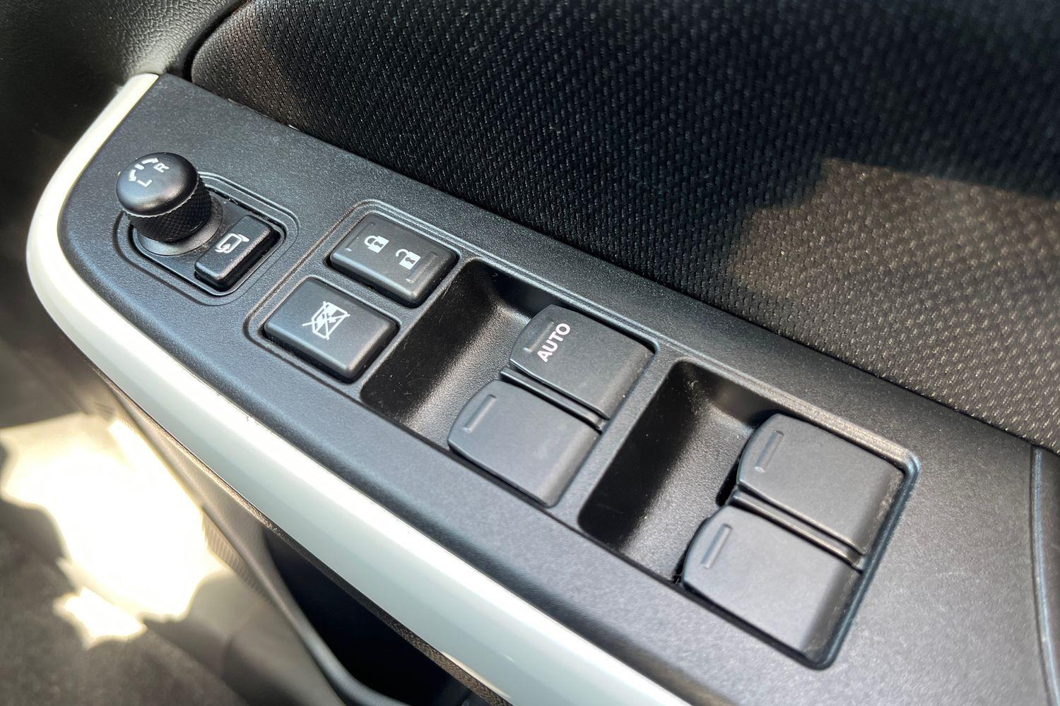 Suzuki SWIFT Photo 15