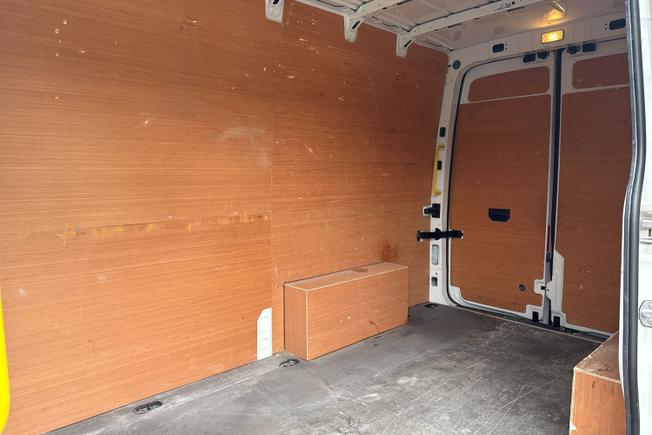 Volkswagen Crafter Photo 9
