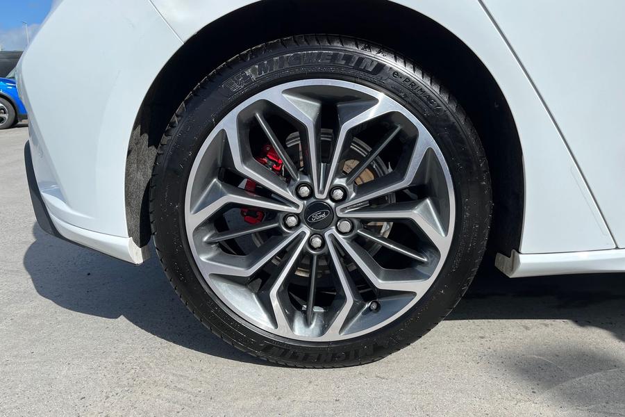 Ford FOCUS Photo autoimg-2f252352b0ffc7ef6f69c185d6ce4cdf8ec181d3.jpg