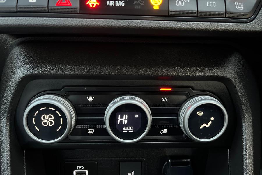 Dacia SANDERO STEPWAY Photo autoimg-2f2526653bfdcb61bca21ce0c16584a2b21e10d0.jpg