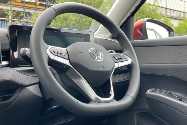 VOLKSWAGEN T-Roc Photo 26