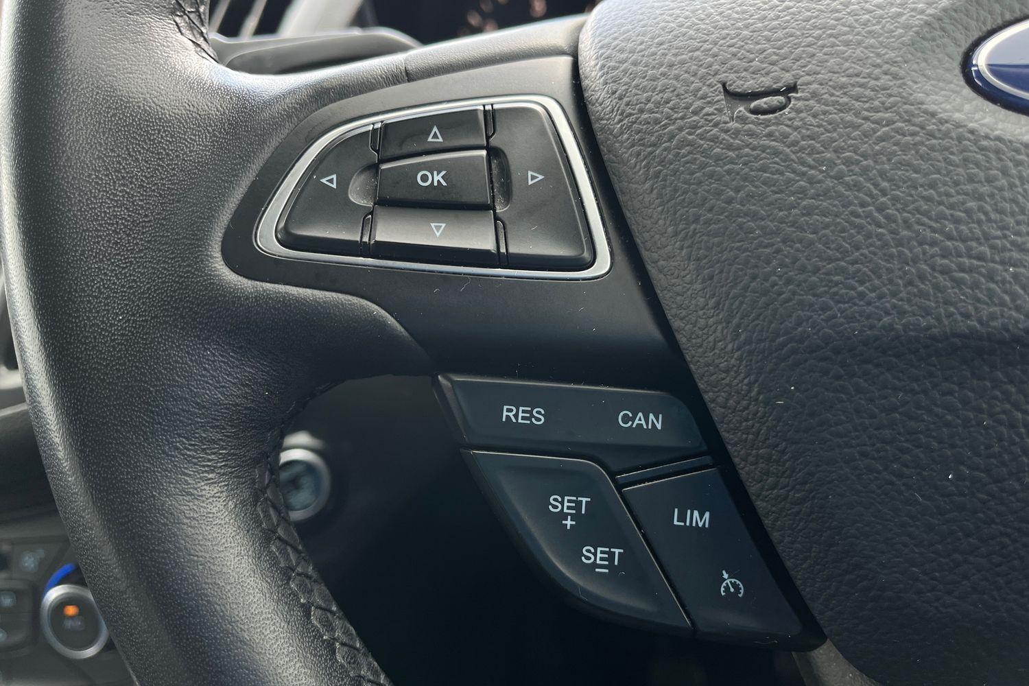 Ford KUGA Photo 25