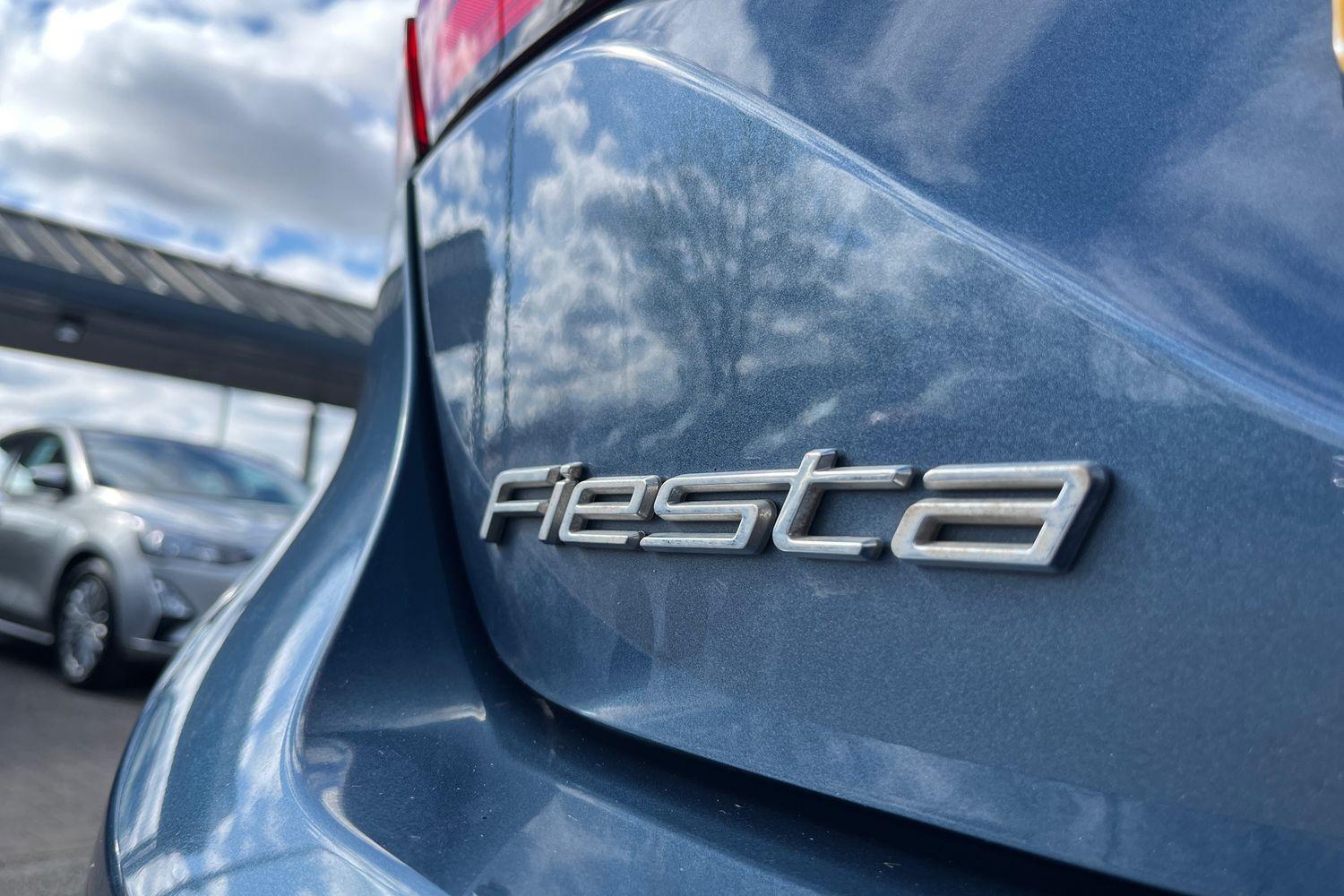 Ford FIESTA Photo 38