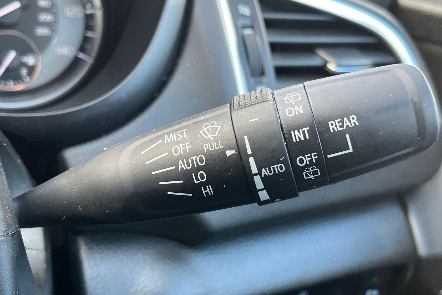 Suzuki S-CROSS Photo 14